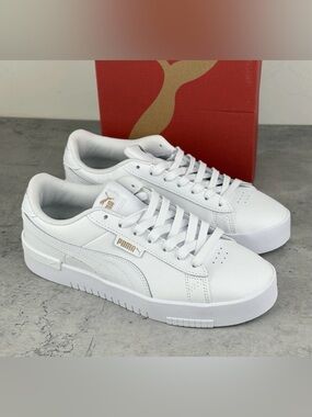 New women’s Puma Court Sneaker White Casual Shoe Size 7 New In Box Puma Sneaker